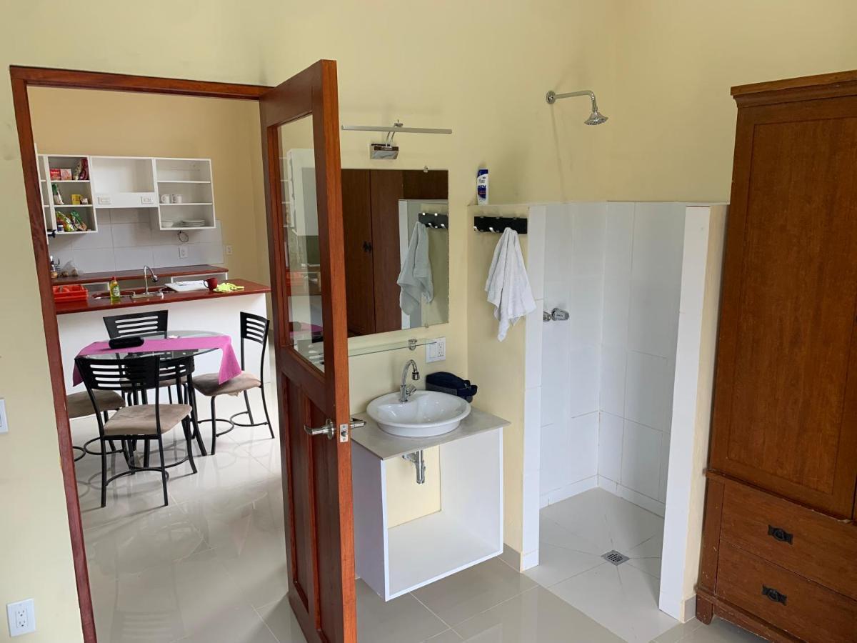 גרנאדה Apartamentos Casa Amarilla מראה חיצוני תמונה